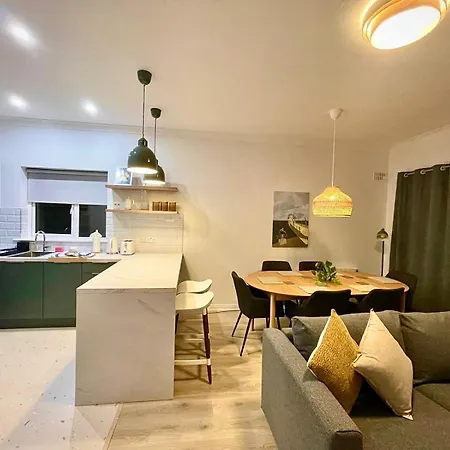 Stylish Retreat - Sleeps 6