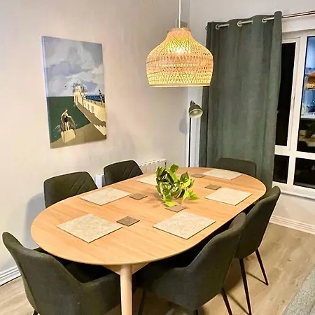 Stylish Retreat - Sleeps 6 * Galway