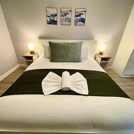 Stylish Retreat - Sleeps 6 * Galway