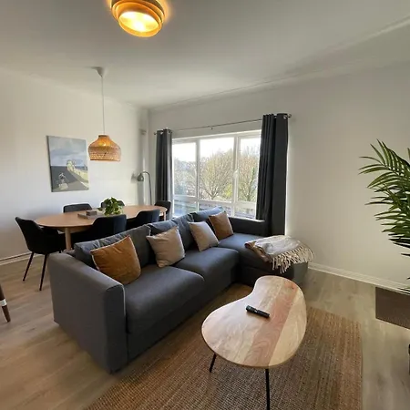 Stylish Retreat - Sleeps 6 *