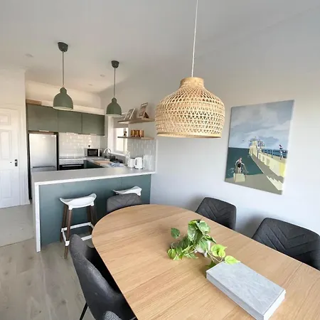 Stylish Retreat - Sleeps 6 Galway