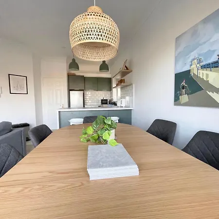 Stylish Retreat - Sleeps 6 アパート *