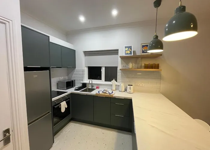 Stylish Retreat - Sleeps 6 ゴールウェイ