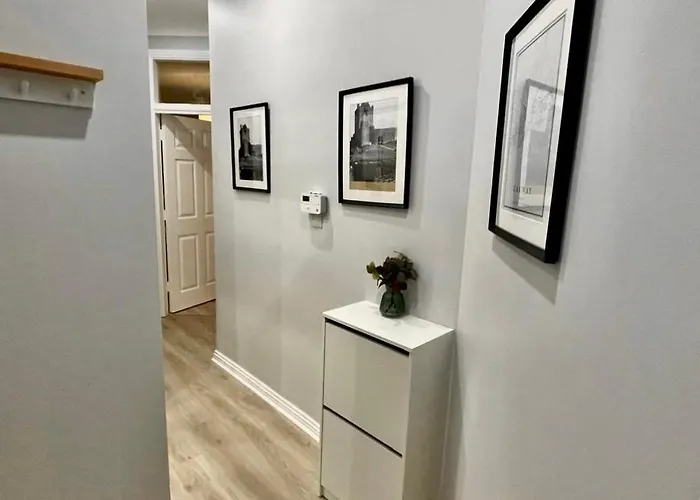 Stylish Retreat - Sleeps 6 *