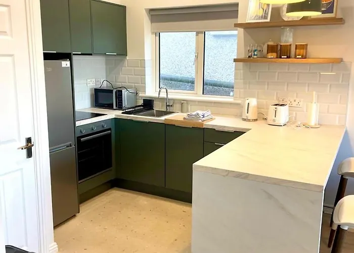 Stylish Retreat - Sleeps 6 アパート ゴールウェイ