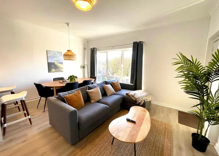 Stylish Retreat - Sleeps 6 ゴールウェイ