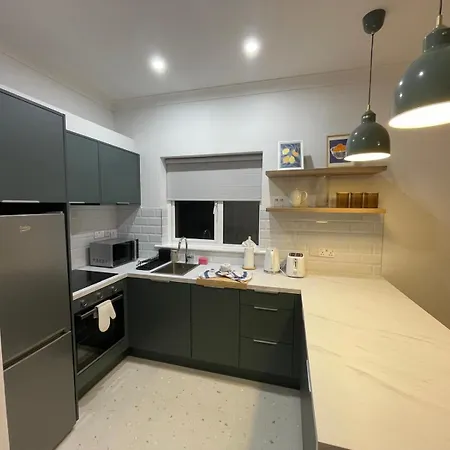 Stylish Retreat - Sleeps 6 Galway